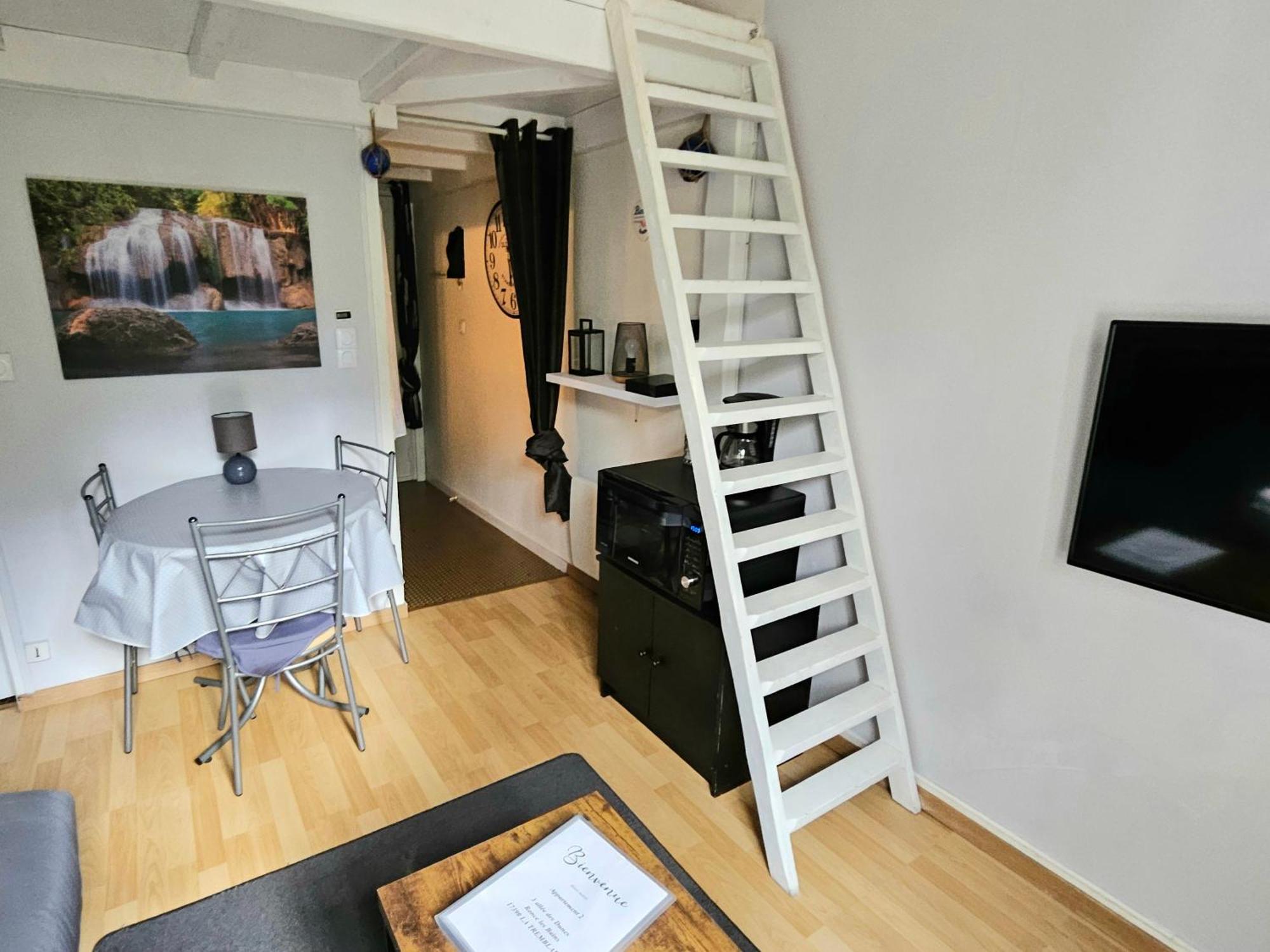 Agreable Studio Ronce Les Bains ラ・トランブラード エクステリア 写真